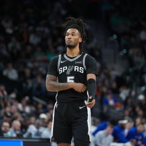 世界杯app下载-炸裂身体素质！尚帕尼妙传 卡斯尔空切单臂战斧暴力砸扣