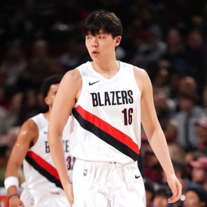 世界杯手机观看-开拓者大胜老鹰，杨瀚森未出场却迎坏消息：竞争对手里斯状态出色